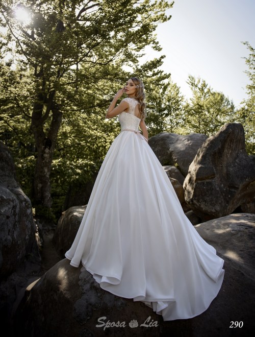 https://www.sposa-lia.com/images/stories/virtuemart/product/290       (3).jpg